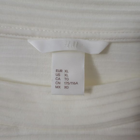 H&M cream long sleeve top with cute button detail Size XL‎ - Picture 3 of 4